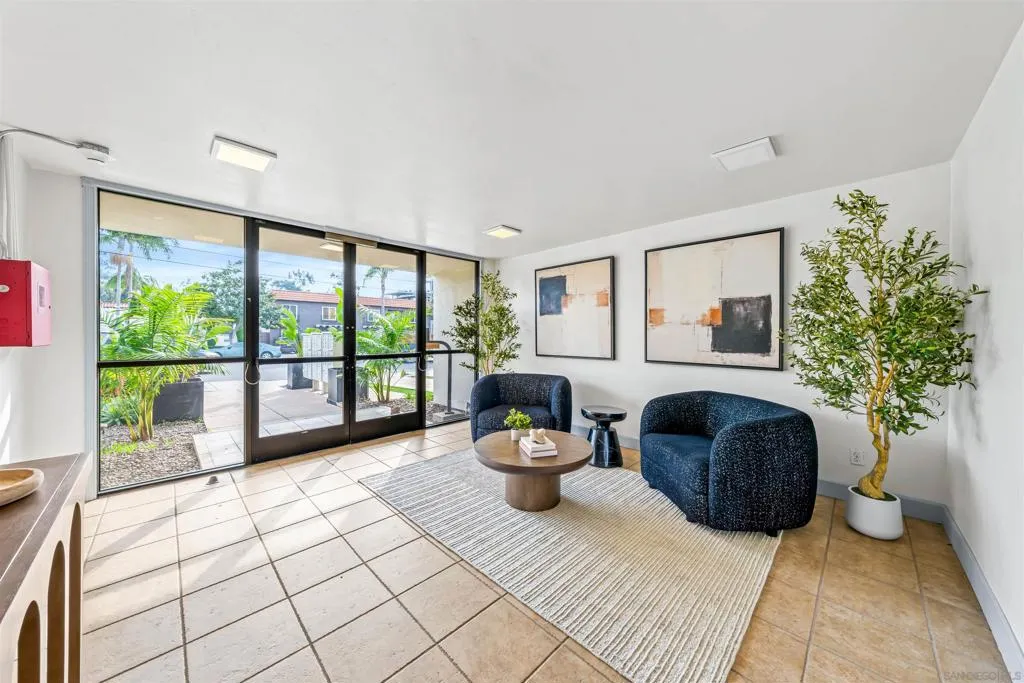 1030 Robinson Ave 205, San Diego, California 92103 home-pic-22