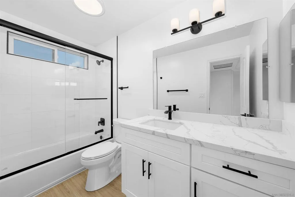1030 Robinson Ave 205, San Diego, California 92103 home-pic-18
