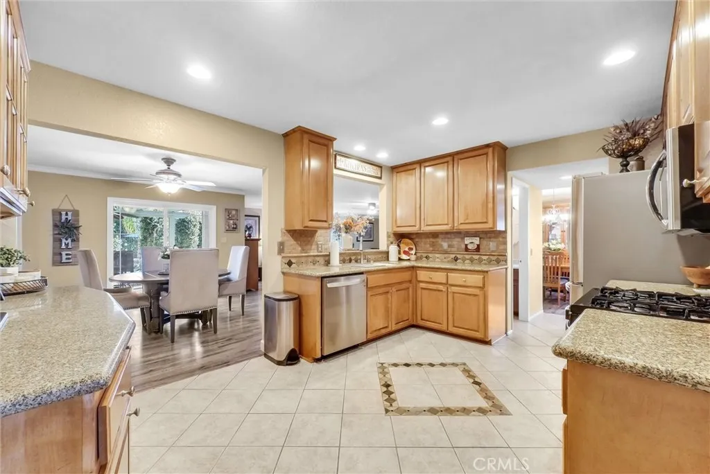 30665 Feather Court, Temecula, California 92591 home-pic-18