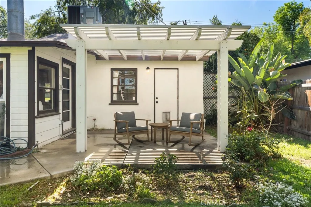 3623 Arlington Ave, Riverside, California 92506 home-pic-16