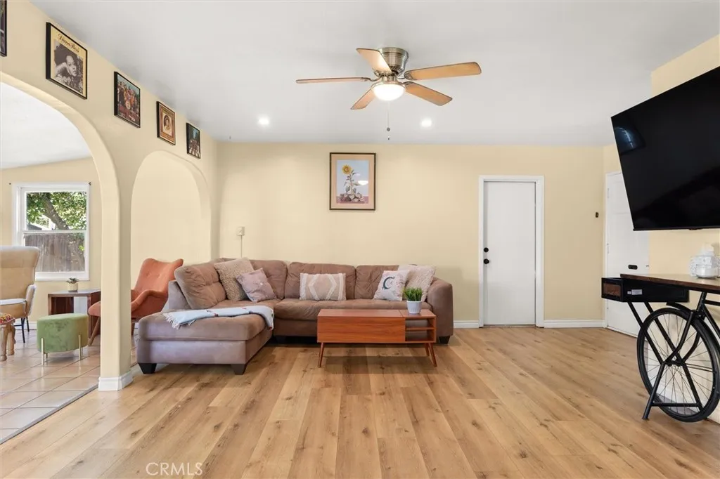 3623 Arlington Ave, Riverside, California 92506 home-pic-3