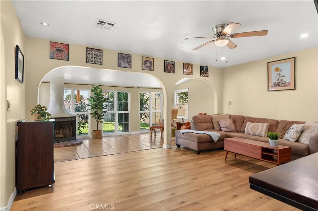3623 Arlington Ave, Riverside, California 92506 home-pic-4