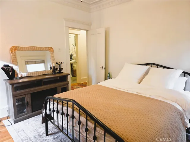 219 Redondo Avenue, Long Beach, California 90803