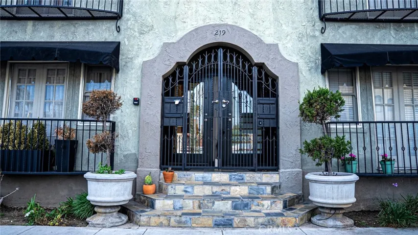 219 Redondo Avenue, Long Beach, California 90803