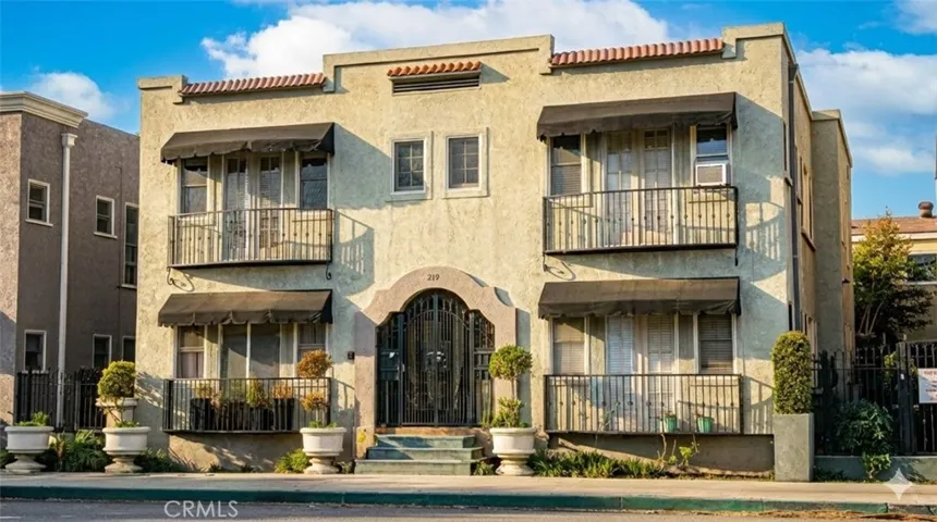 219 Redondo Avenue, Long Beach, California 90803