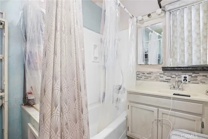 140 East 69th Way, Long Beach, California 90805