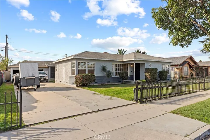 140 East 69th Way, Long Beach, California 90805