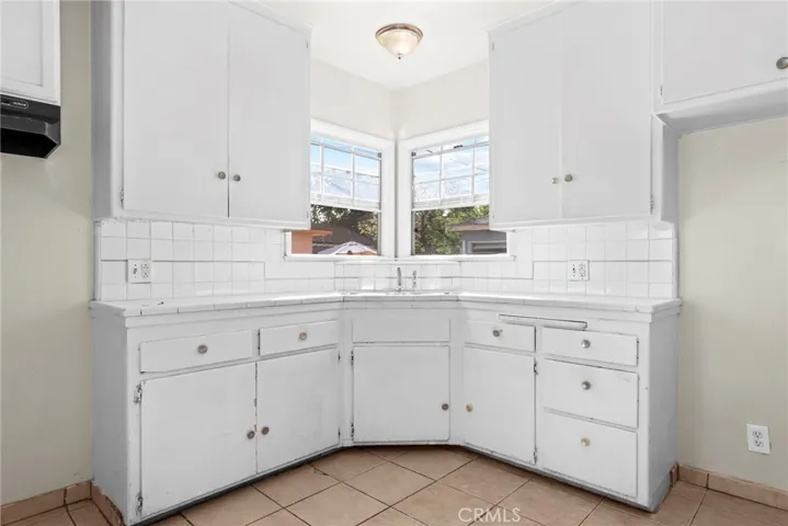 140 East 69th Way, Long Beach, California 90805