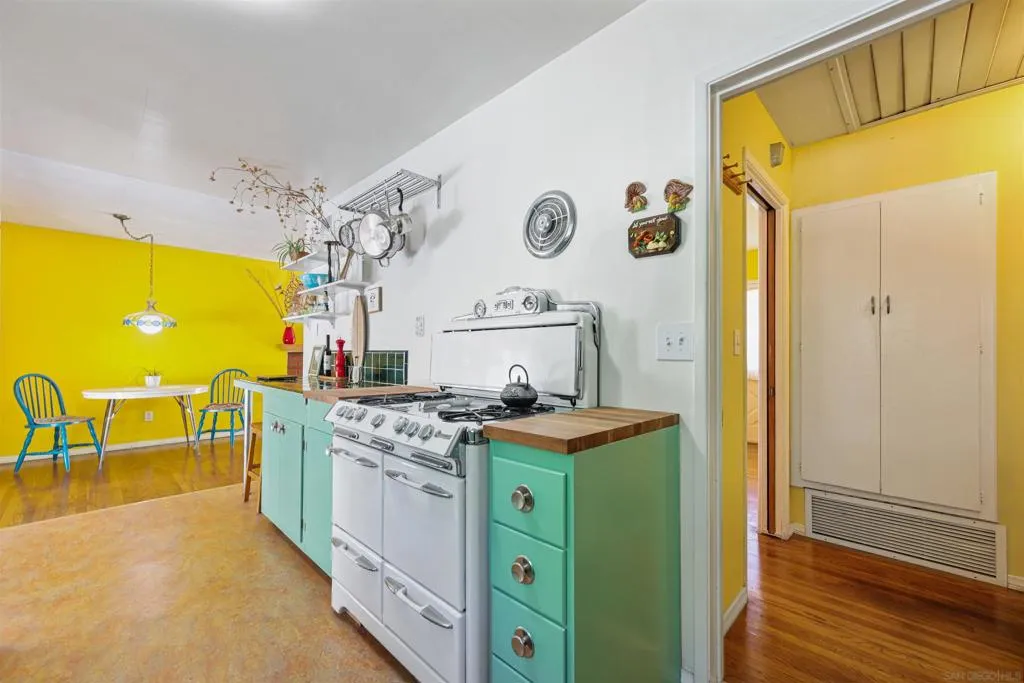 , La Mesa, California 91942 home-pic-9