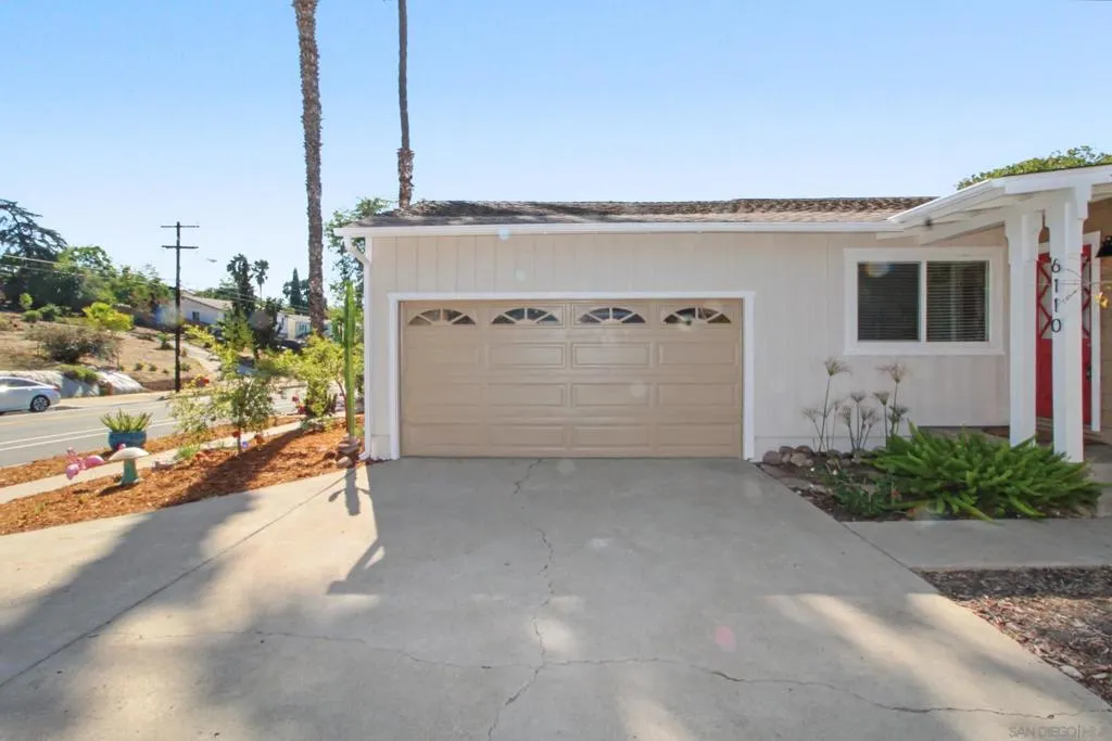, La Mesa, California 91942 home-pic-24