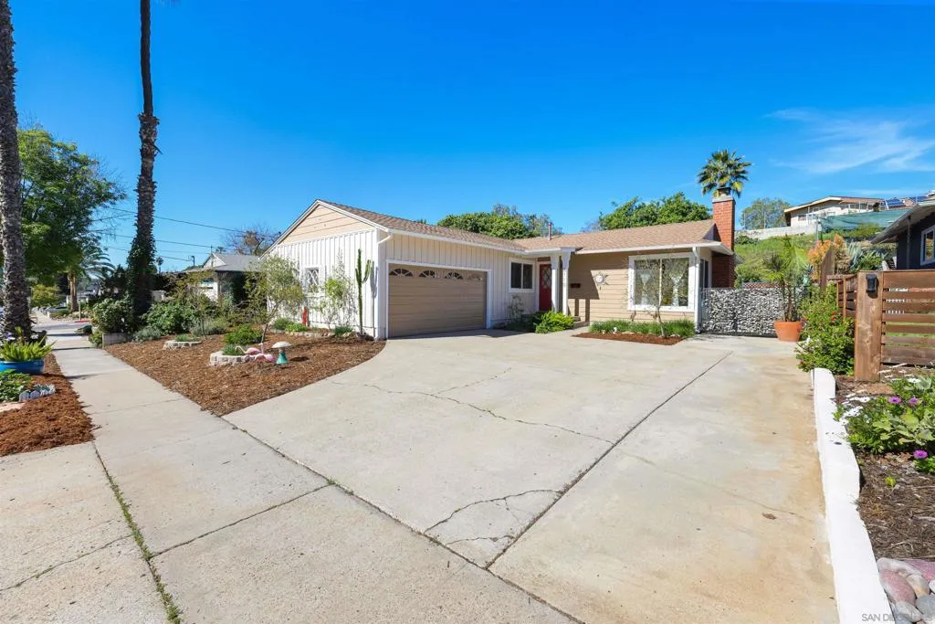 , La Mesa, California 91942 home-pic-25