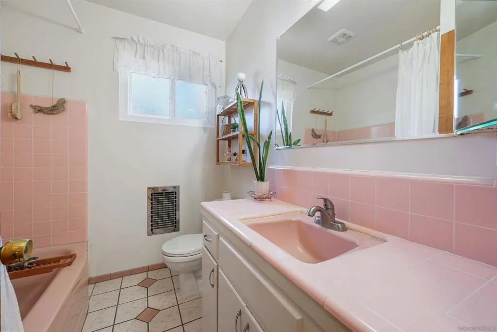 , La Mesa, California 91942 home-pic-12