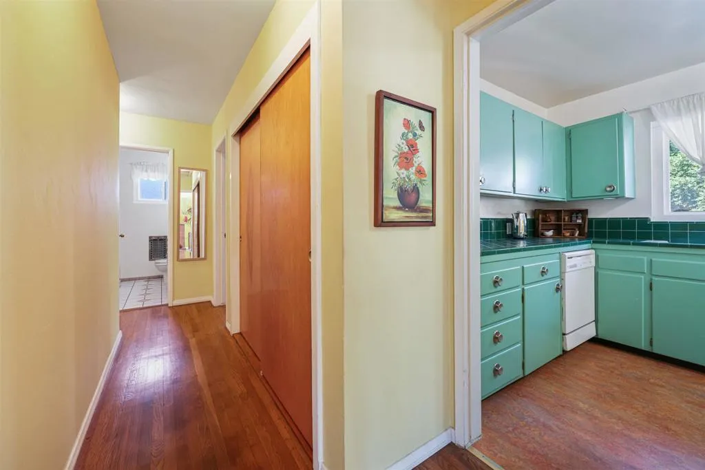, La Mesa, California 91942 home-pic-16