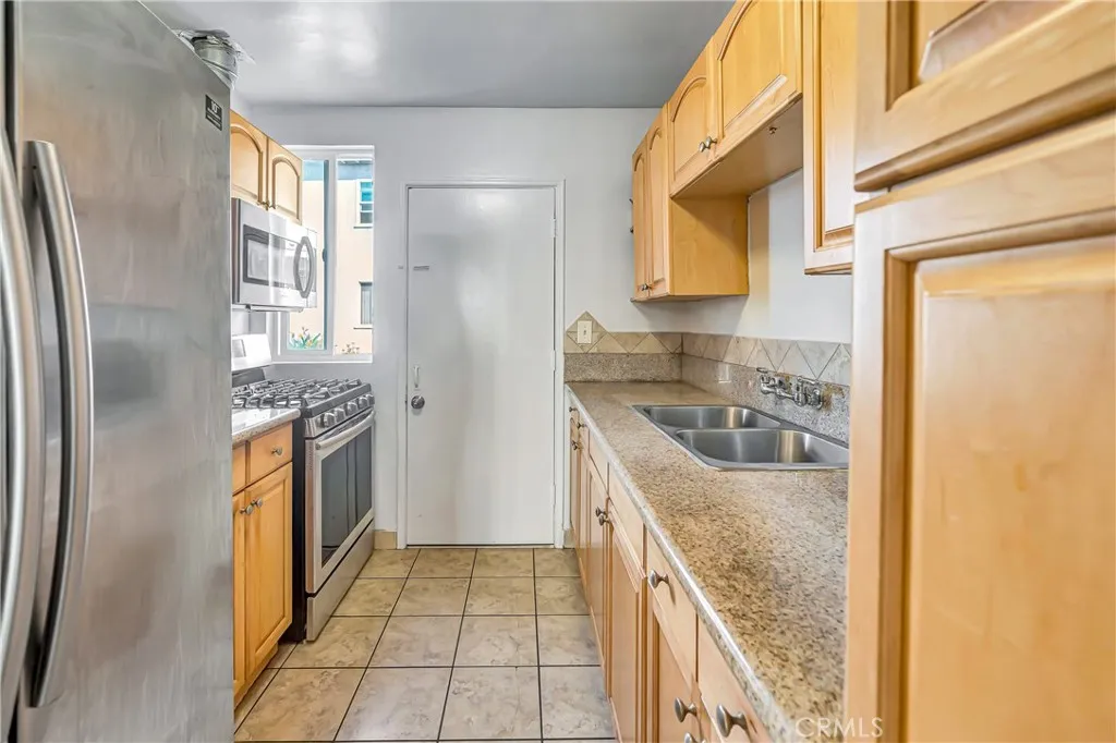 5741 Clemson, Los Angeles, California 90016 home-pic-16