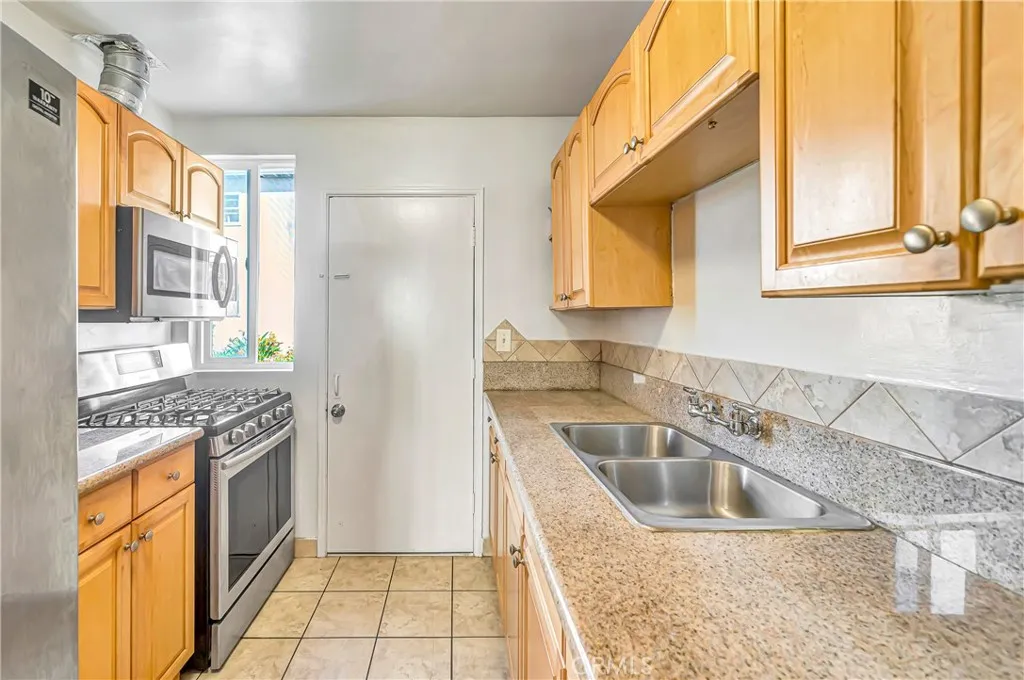 5741 Clemson, Los Angeles, California 90016 home-pic-13