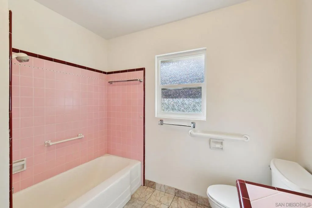 9070 Paradise Park Dr, Lakeside, California 92040 home-pic-22