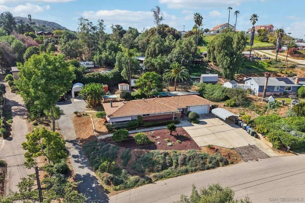 9070 Paradise Park Dr, Lakeside, California 92040 home-pic-38