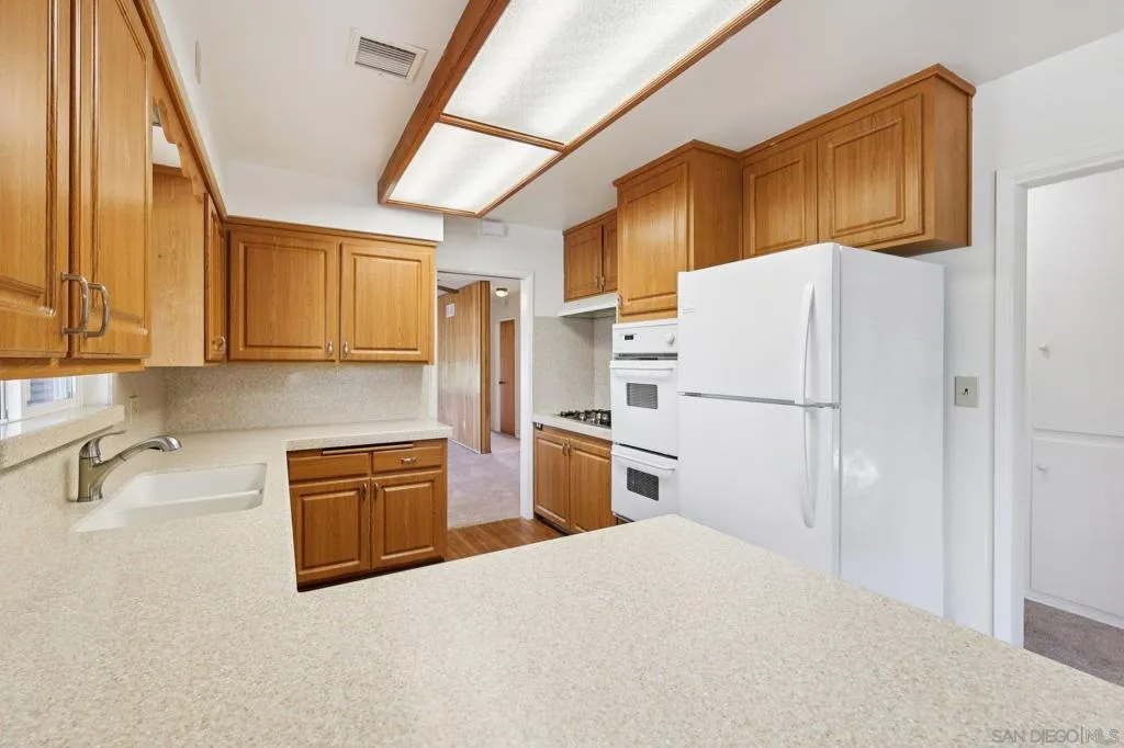9070 Paradise Park Dr, Lakeside, California 92040 home-pic-10