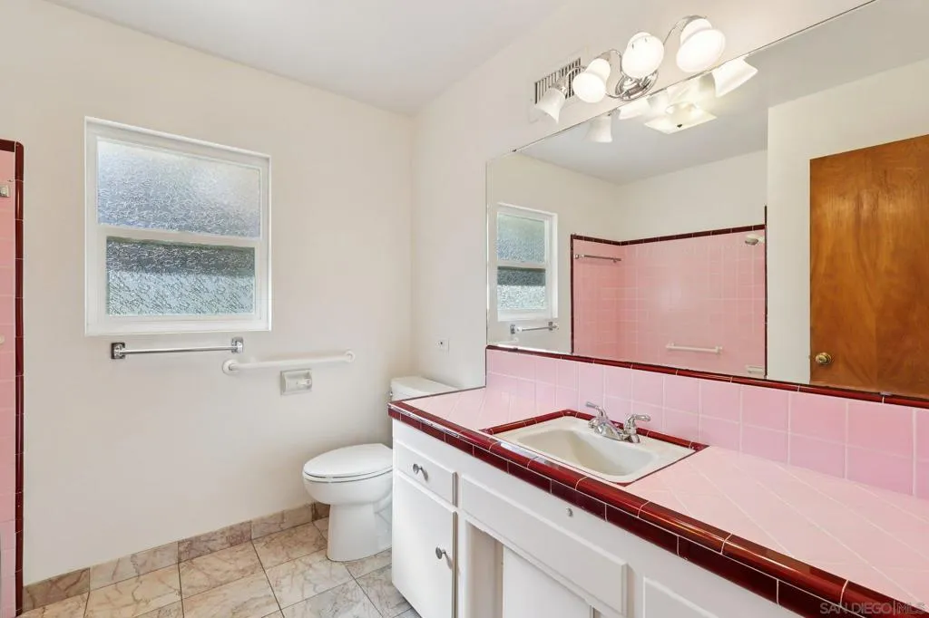 9070 Paradise Park Dr, Lakeside, California 92040 home-pic-21