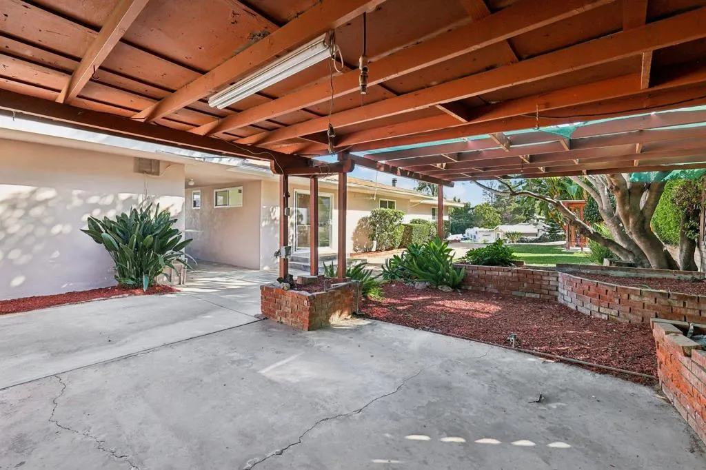 9070 Paradise Park Dr, Lakeside, California 92040 home-pic-28