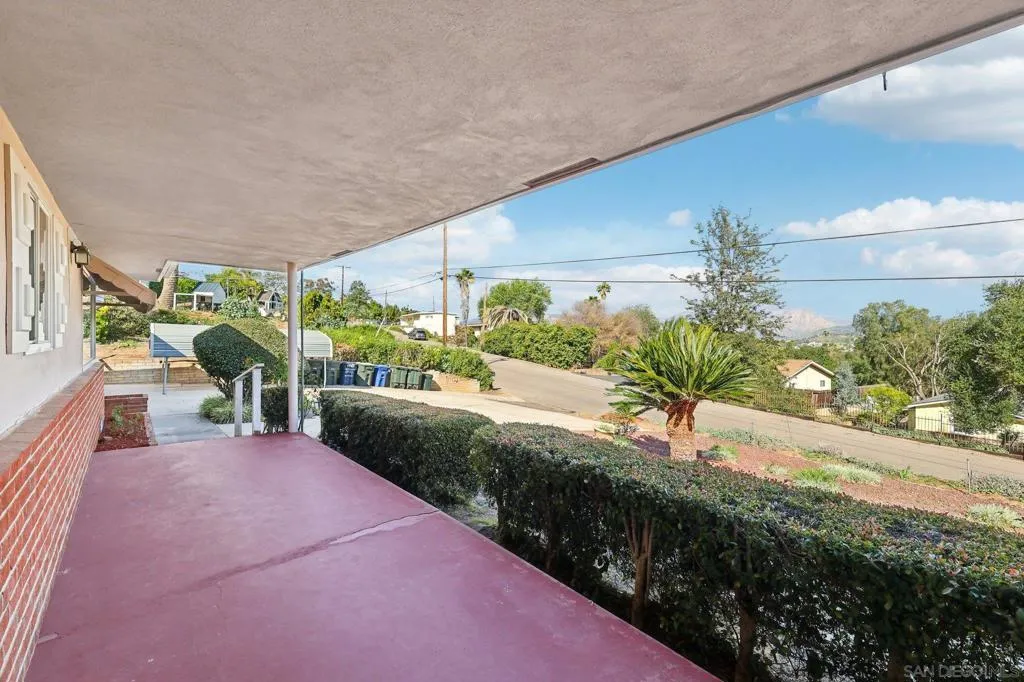 9070 Paradise Park Dr, Lakeside, California 92040 home-pic-3