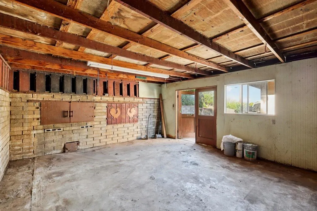 9070 Paradise Park Dr, Lakeside, California 92040 home-pic-25