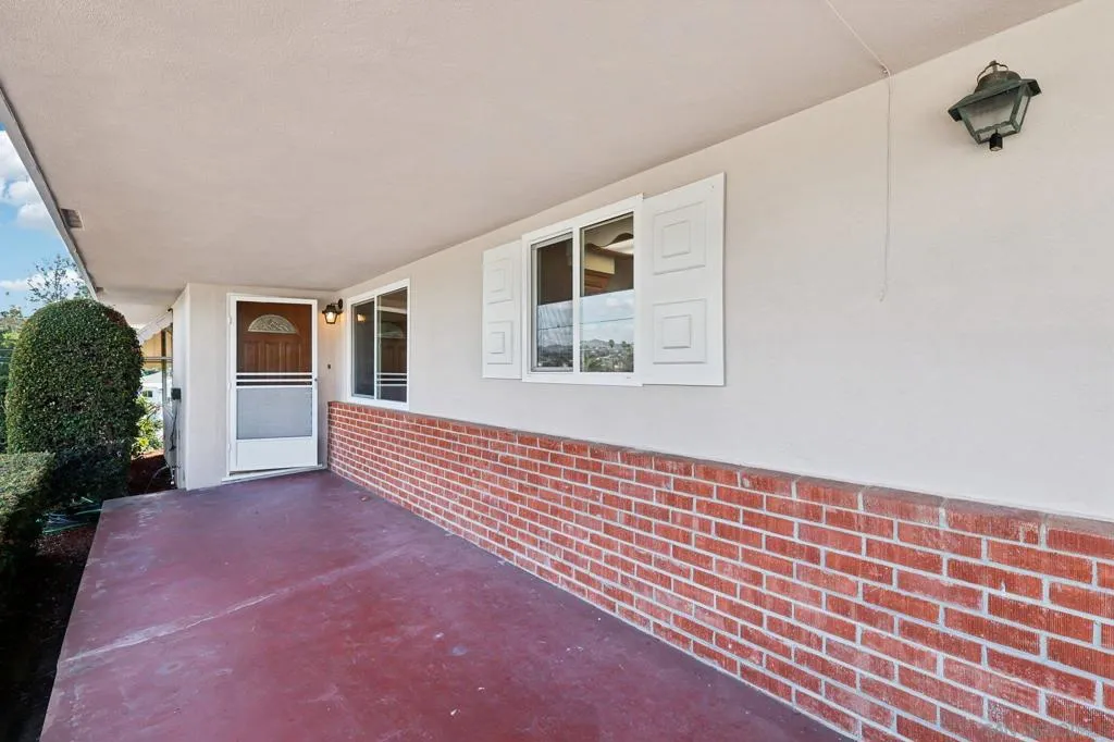 9070 Paradise Park Dr, Lakeside, California 92040 home-pic-2