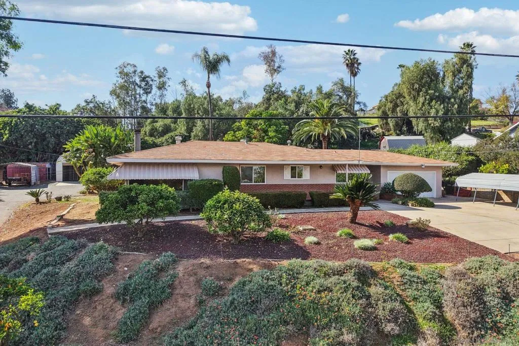 9070 Paradise Park Dr, Lakeside, California 92040 home-pic-37