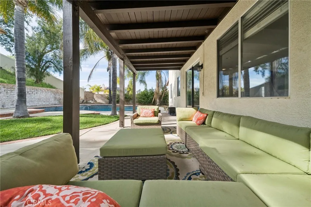 25317 Heather Vale Street, Saugus, California 91350 home-pic-43