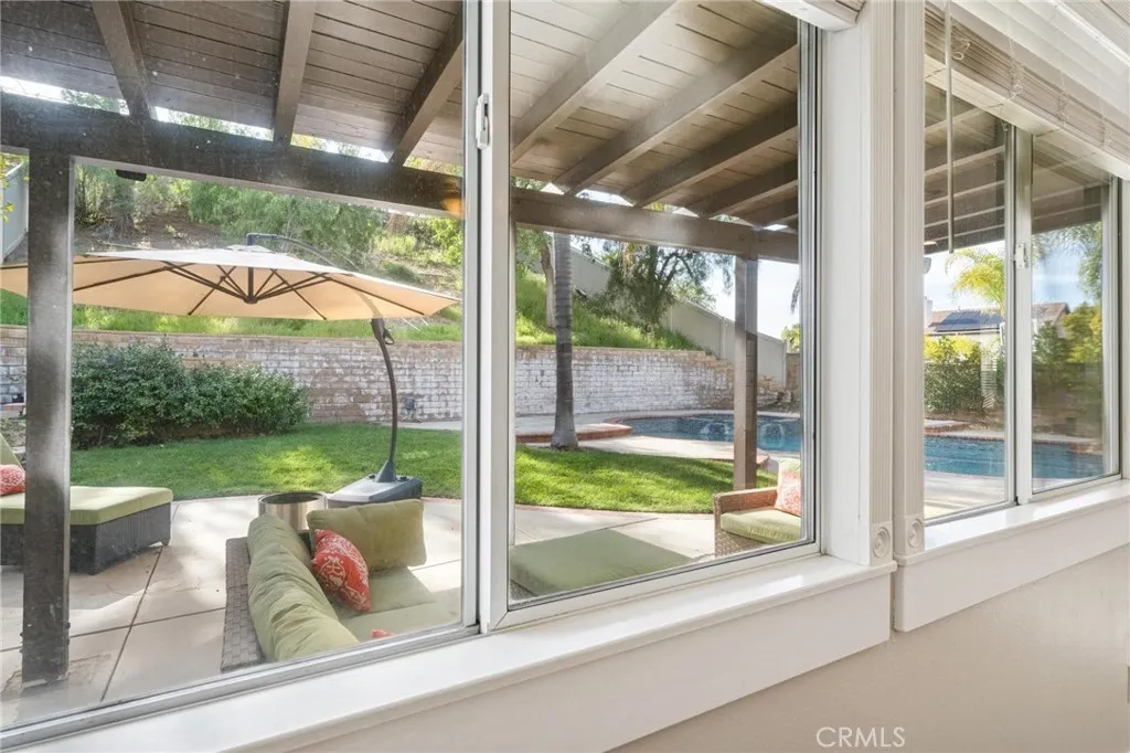25317 Heather Vale Street, Saugus, California 91350 home-pic-16