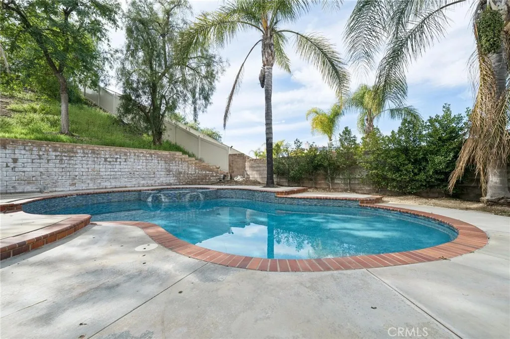 25317 Heather Vale Street, Saugus, California 91350 home-pic-37