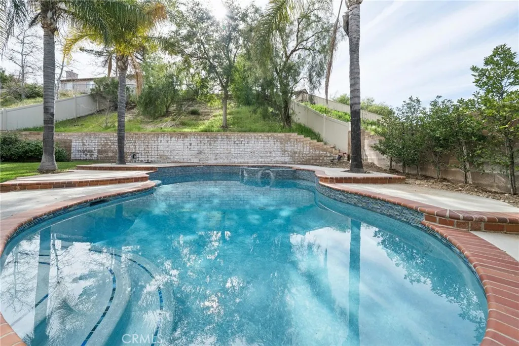 25317 Heather Vale Street, Saugus, California 91350 home-pic-38