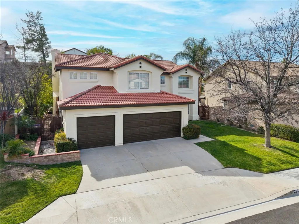 25317 Heather Vale Street, Saugus, California 91350 home-pic-2