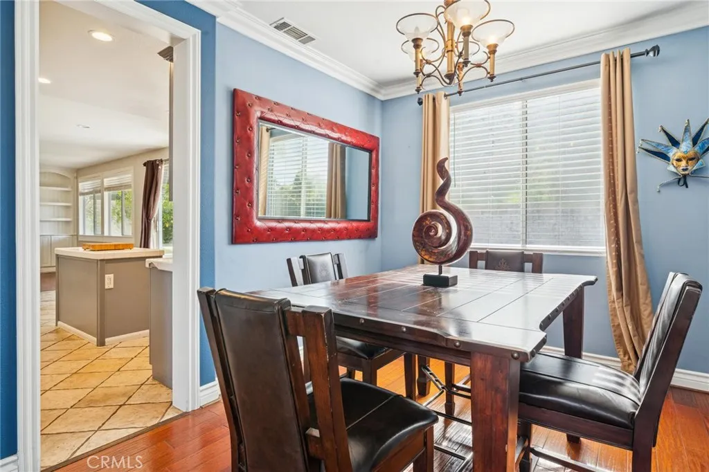 25317 Heather Vale Street, Saugus, California 91350 home-pic-7