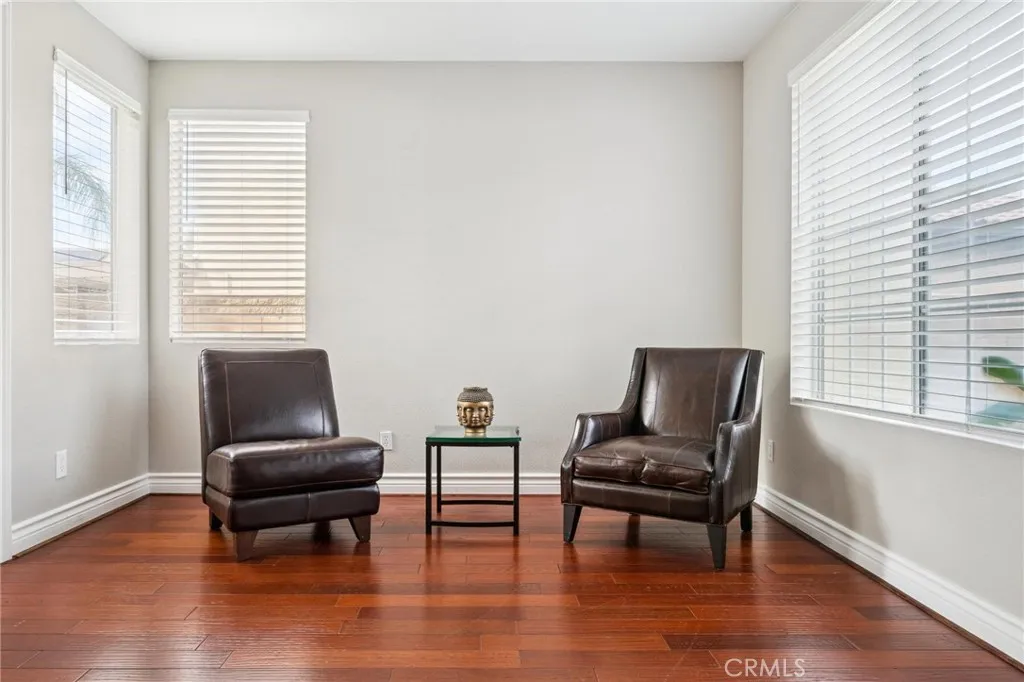 25317 Heather Vale Street, Saugus, California 91350 home-pic-6