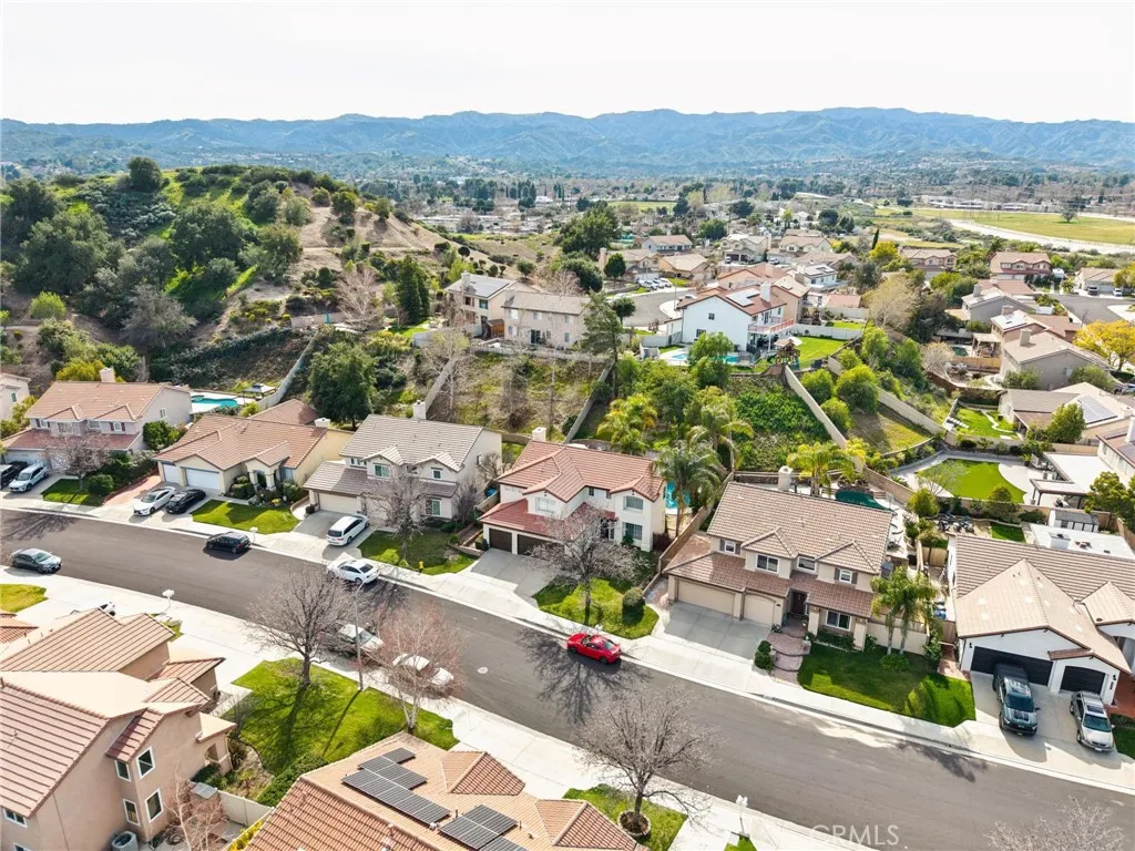 25317 Heather Vale Street, Saugus, California 91350 home-pic-47