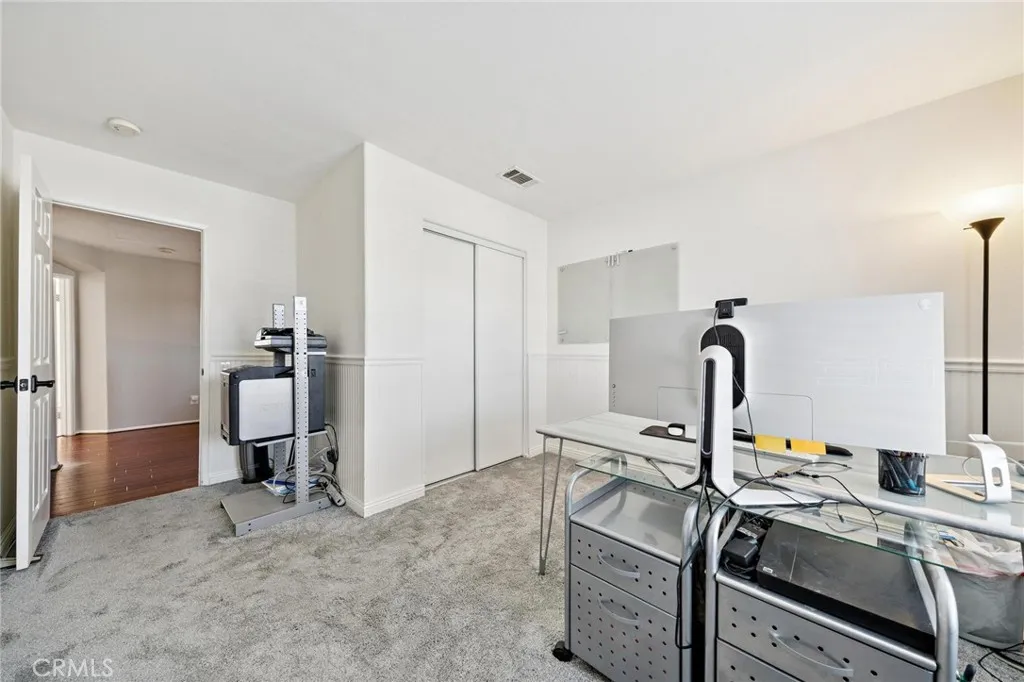 25317 Heather Vale Street, Saugus, California 91350 home-pic-30