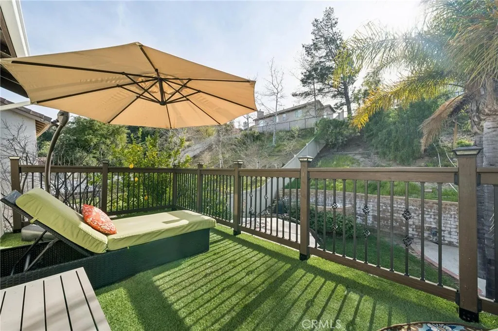 25317 Heather Vale Street, Saugus, California 91350 home-pic-25