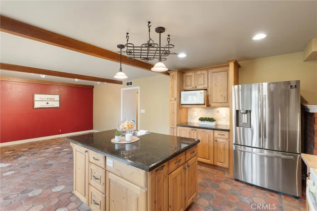 3461 E Saint Francis Place, Long Beach, California 90805 home-pic-15