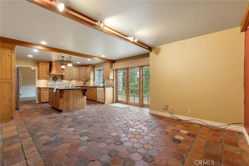3461 E Saint Francis Place, Long Beach, California 90805 home-pic-9