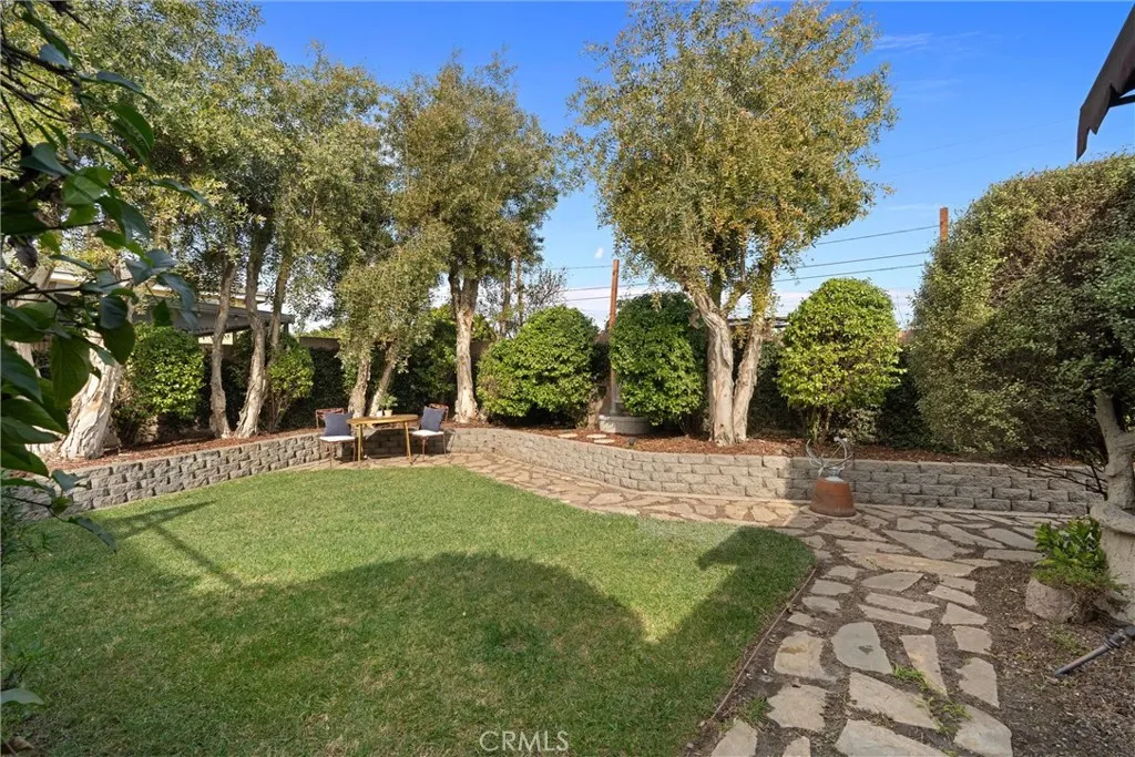 3461 E Saint Francis Place, Long Beach, California 90805 home-pic-34