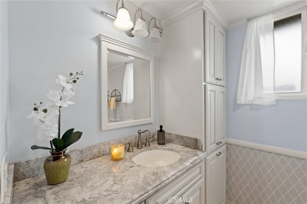 3461 E Saint Francis Place, Long Beach, California 90805 home-pic-30