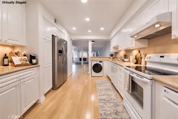 4807 Woodley Avenue 208, Encino, California 91436