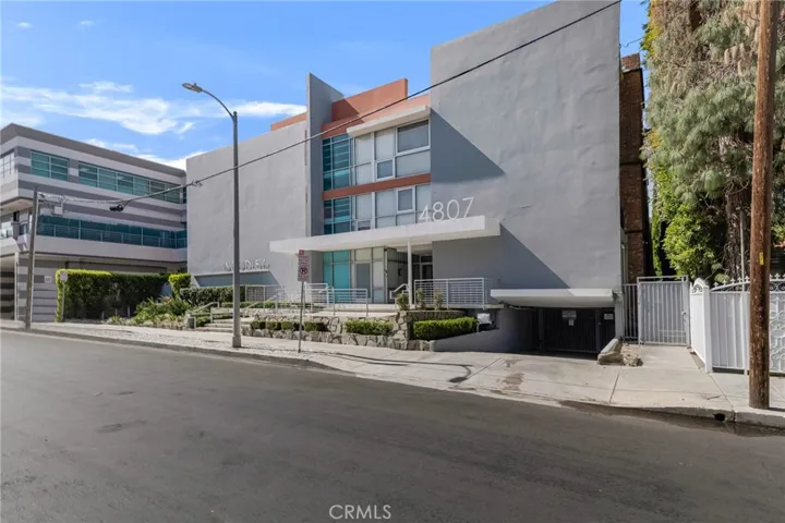 4807 Woodley Avenue 208, Encino, California 91436