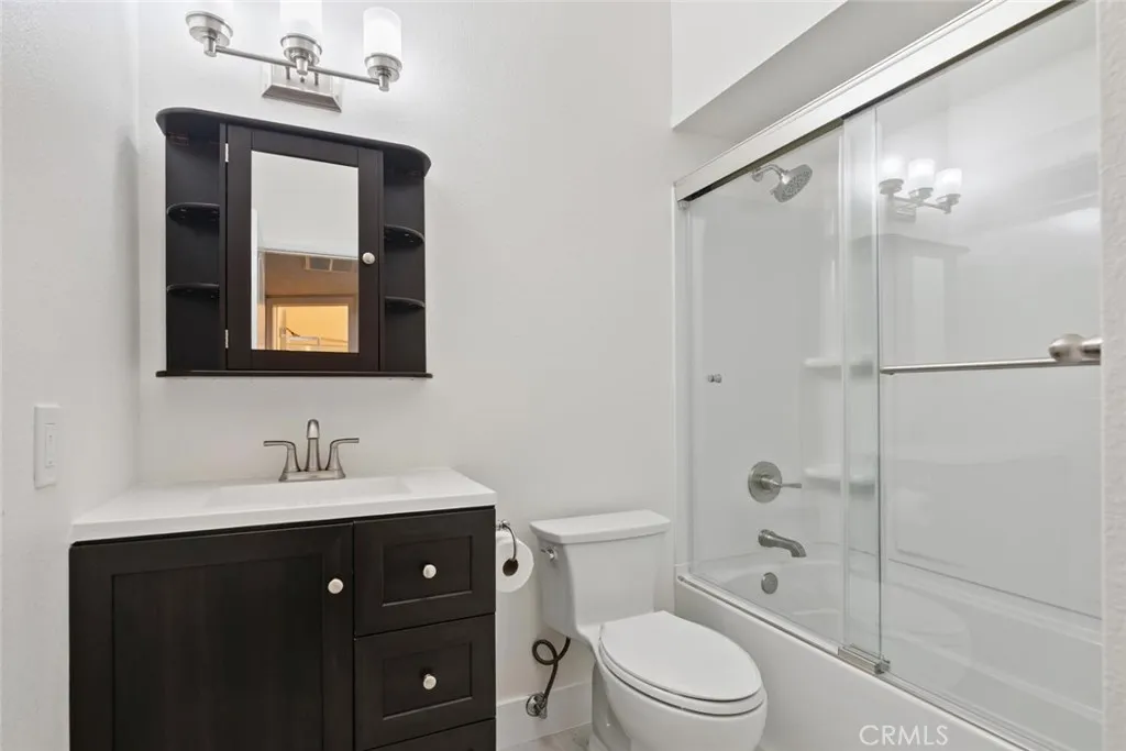 104 Maegan 6, Thousand Oaks, California 91362 home-pic-4