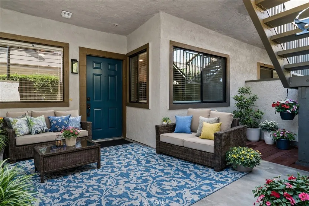 104 Maegan 6, Thousand Oaks, California 91362 home-pic-1