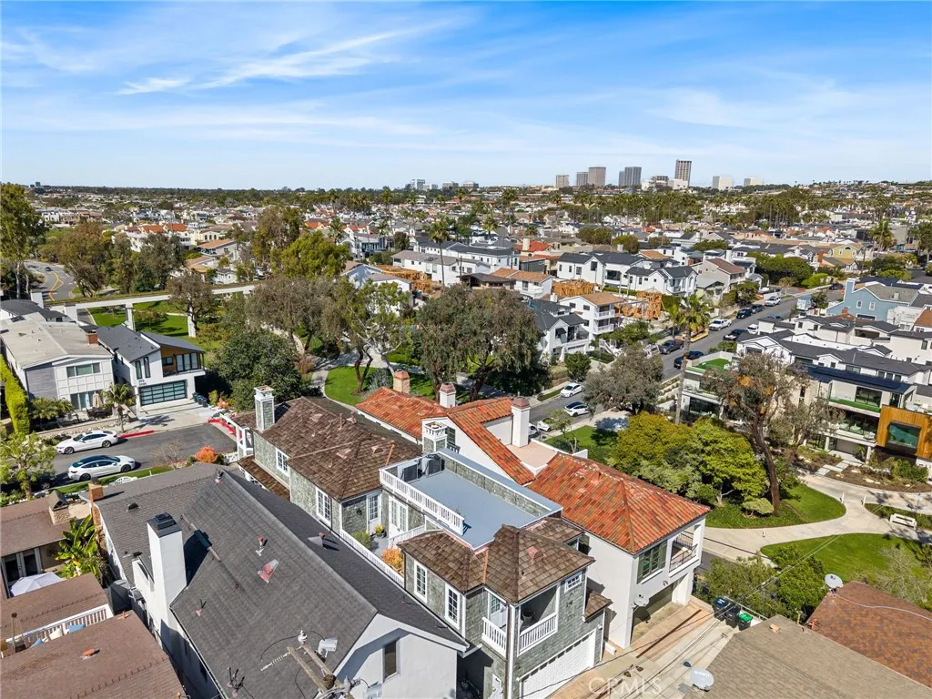 320 Heliotrope Avenue, Corona Del Mar, California 92625 home-pic-60