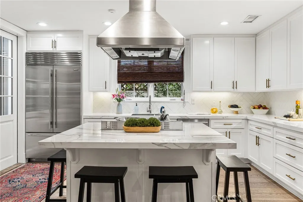 320 Heliotrope Avenue, Corona Del Mar, California 92625 home-pic-21