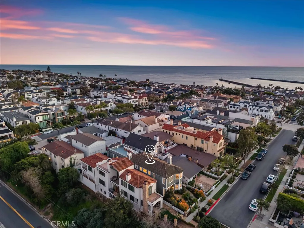 320 Heliotrope Avenue, Corona Del Mar, California 92625 home-pic-3