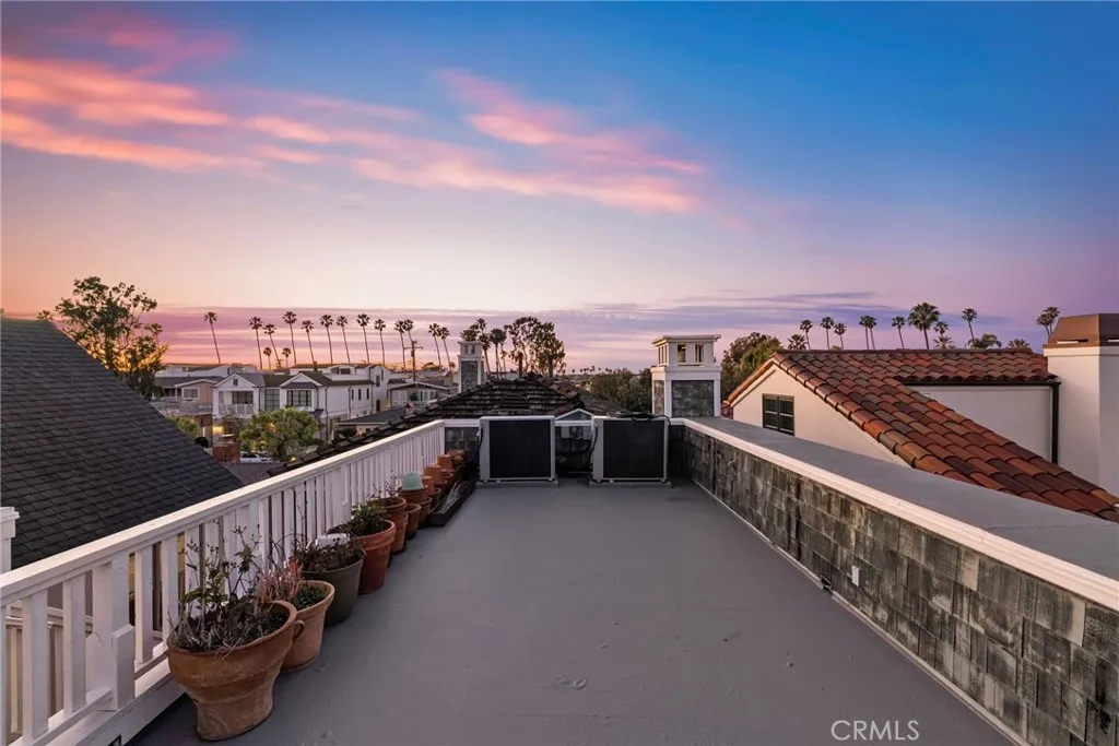 320 Heliotrope Avenue, Corona Del Mar, California 92625 home-pic-57